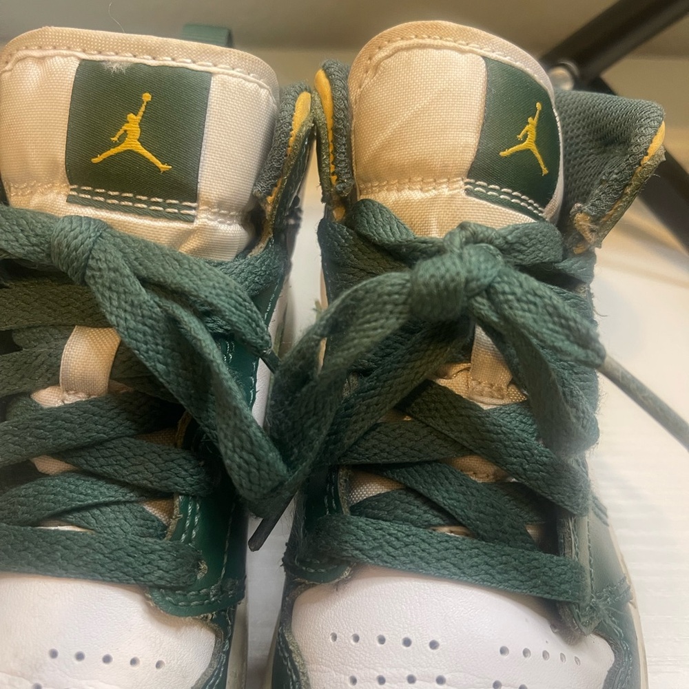 Used Kids Green and White Jordan 1
